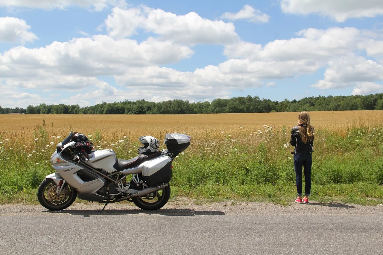 Kako sigurno putovati motociklom | Sigurnost na motoru