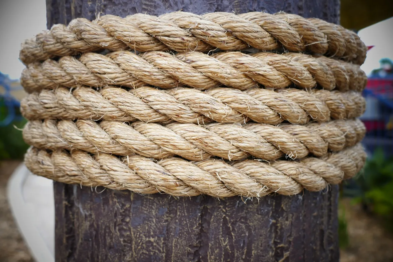 Kako poduprijeti djelomično natruo stup | Popravak trulog stupa