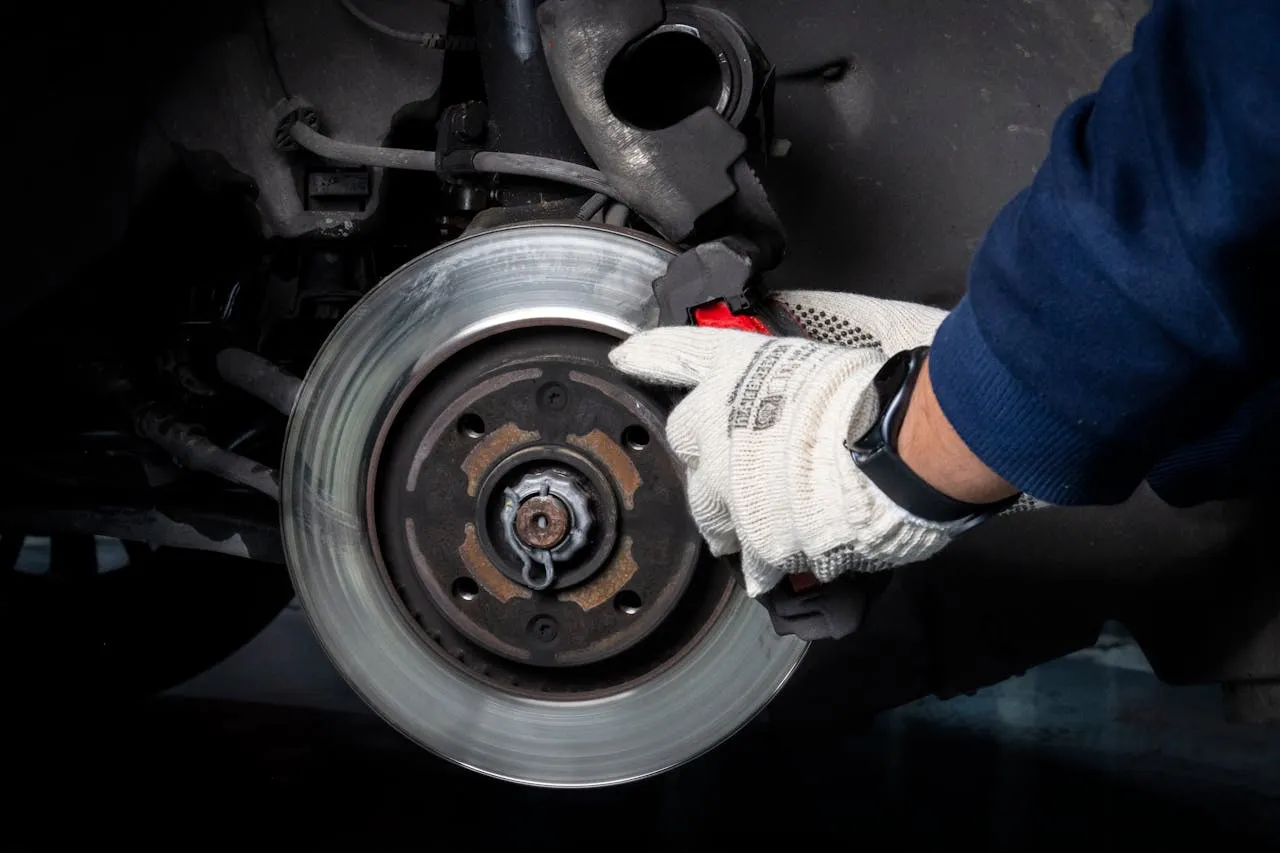 Kvar na automobilskim kočnicama | Usporavanje i zaustavljanje u nuždi