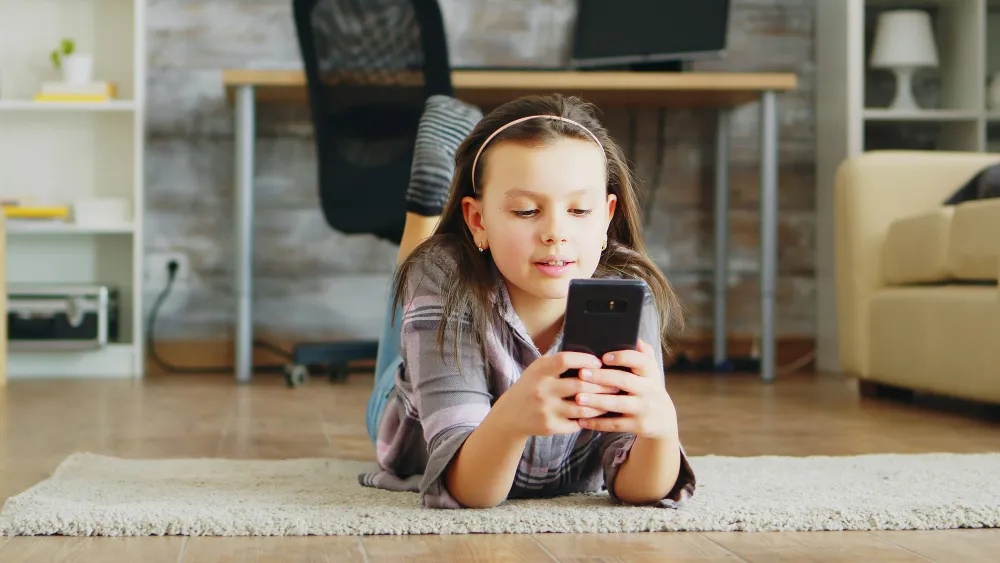 Zašto su pametni telefoni tihi ubojica dječje autentičnosti i fokusa